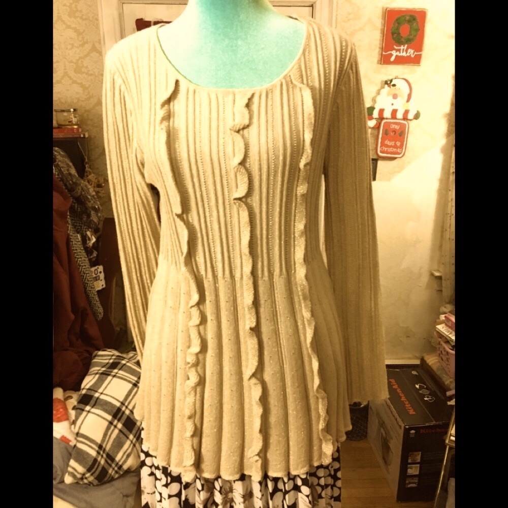 Gold Shimmer Sweater w/ Ruffles and mixed Textures Large Christmas or New Year